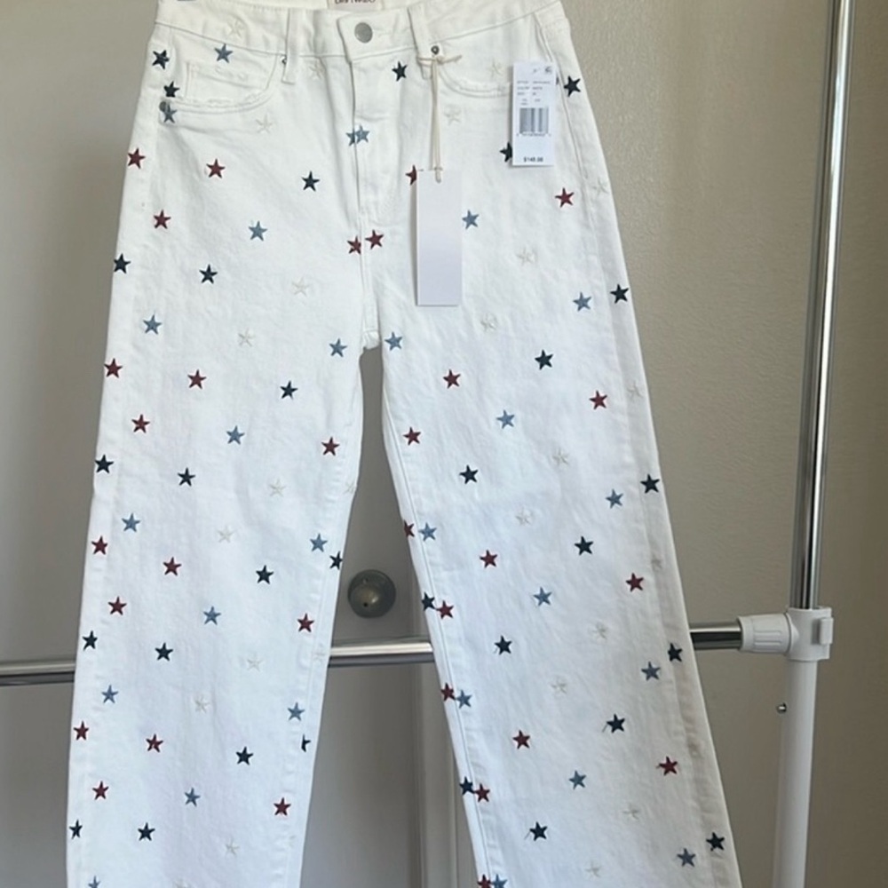New Driftwood Star Jeans size 26. Lots of stretch. Retails for $128